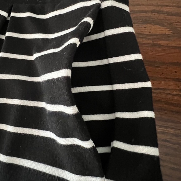 Max Studio Pleated Striped Mini Skirt w/Pockets Size M - Picture 8 of 8
